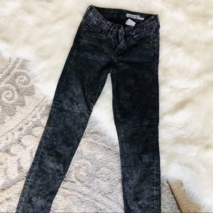 Distressed jean/ jegging from H&M